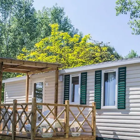 Happy Camp Mobile Homes In مكان تخييم 4*